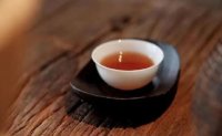 茶杯放下，是為了承接下一杯香茶。